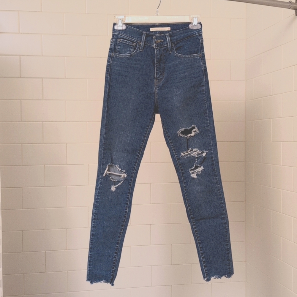 720 Levi's High Rise Super Skinny